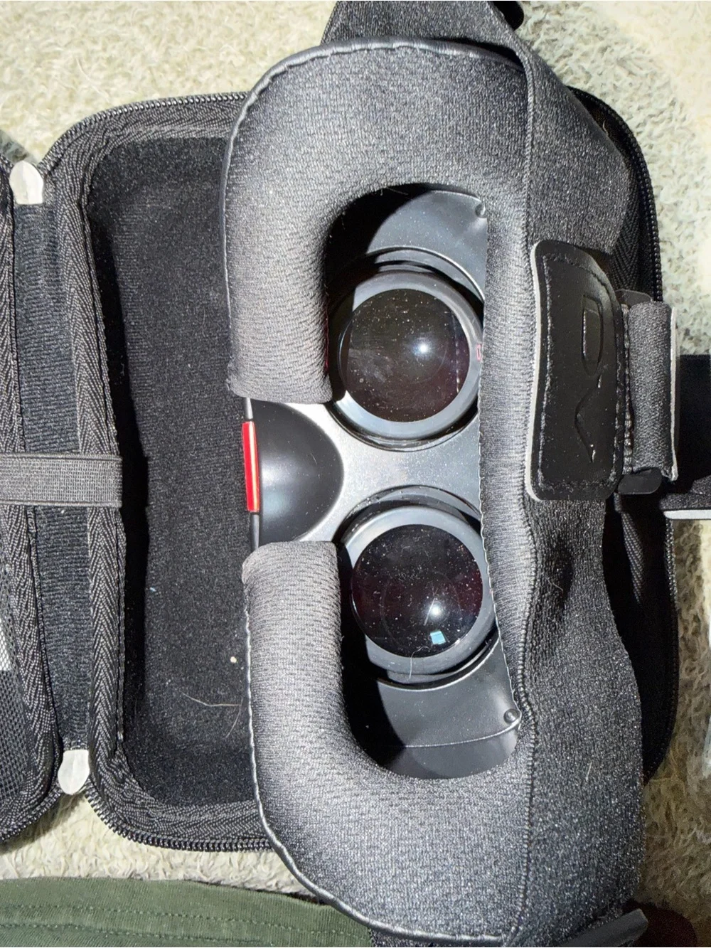 Tzumi Dream Vision SmartTheater VR headset - gently used